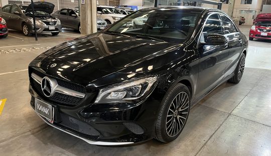 Mercedes Benz • Clase CLA