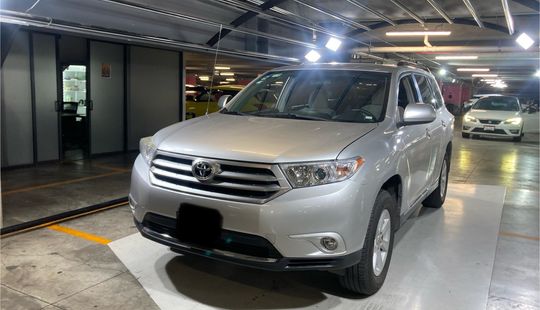 Toyota • Highlander