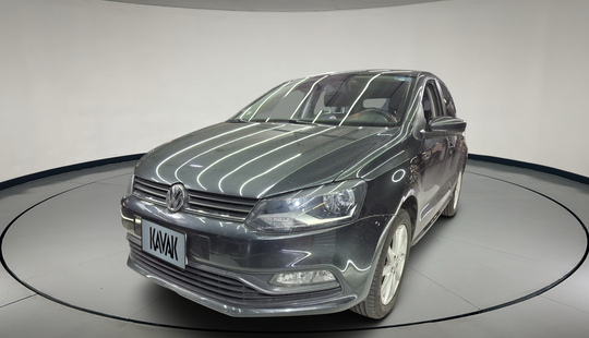 Volkswagen • Polo