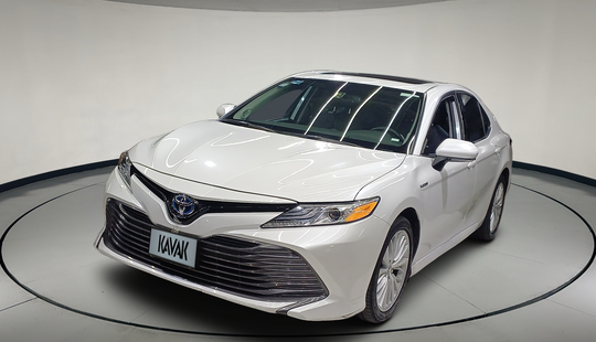 Toyota • Camry