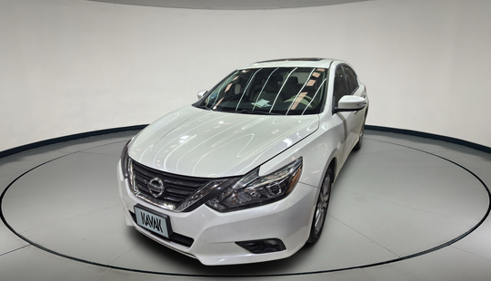 Nissan • Altima