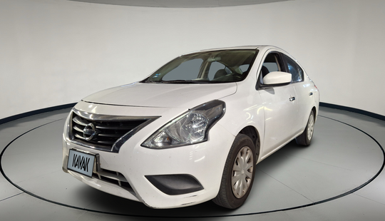 Nissan • Versa