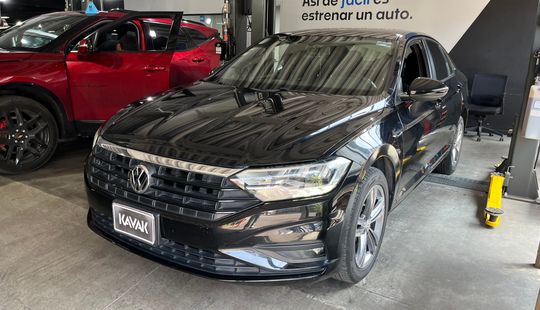 Volkswagen • Jetta