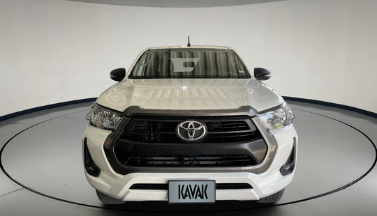 Toyota • Hilux