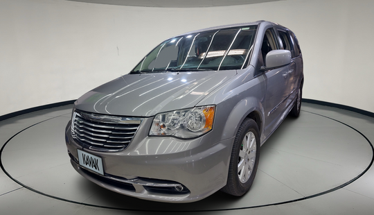 Chrysler • Town & Country