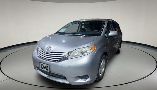 Toyota • Sienna