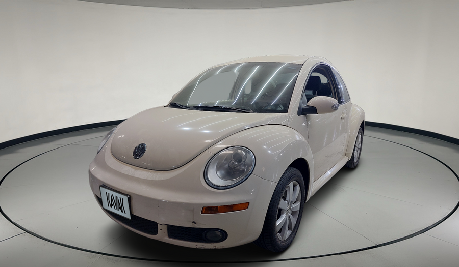 Volkswagen Beetle 2.0 GLS TIPTRONIC Hatchback 2011