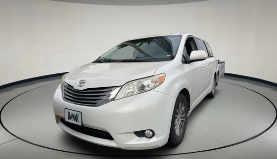 Toyota • Sienna