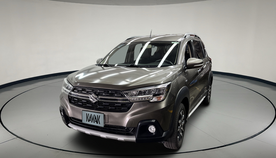 2023 • 38,900 km • Automático