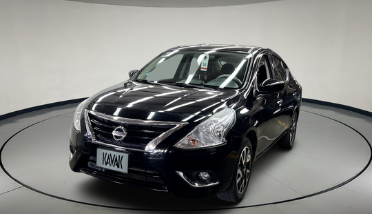 Nissan • Versa