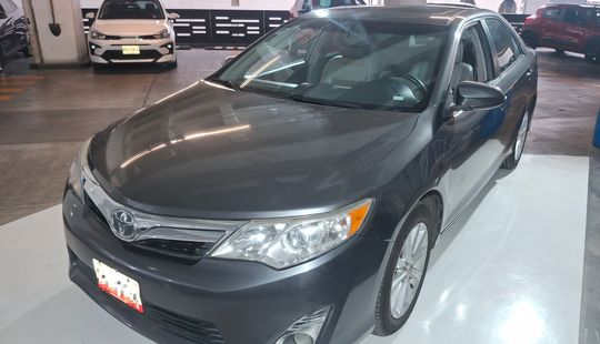 Toyota • Camry