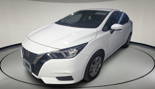 Nissan • Versa