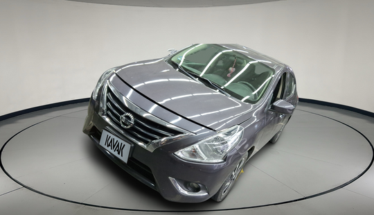 Nissan • Versa