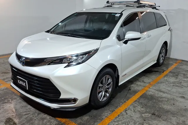 Toyota · Sienna