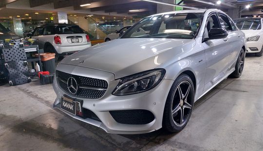 Mercedes Benz • Clase C
