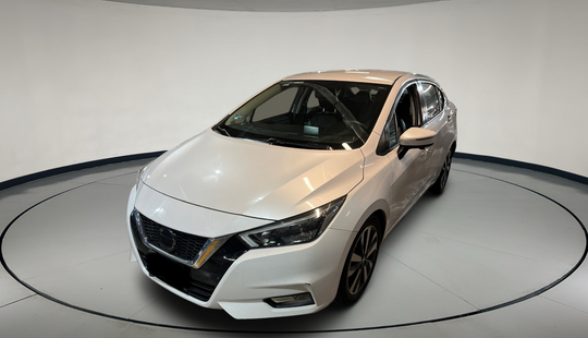 Nissan • Versa