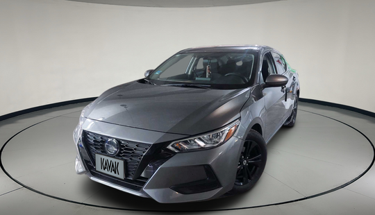Nissan • Sentra