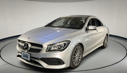 Mercedes Benz • Clase CLA