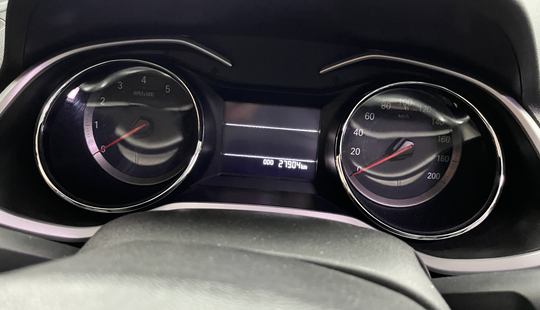 2023 • 27,836 km • Automático