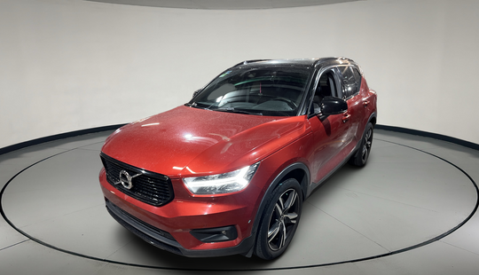 Volvo • XC40