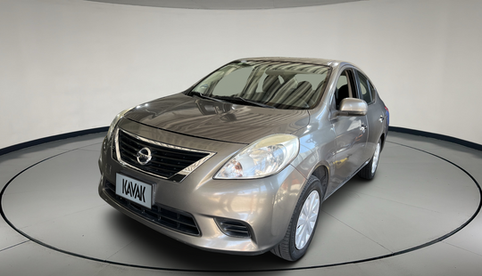 Nissan • Versa