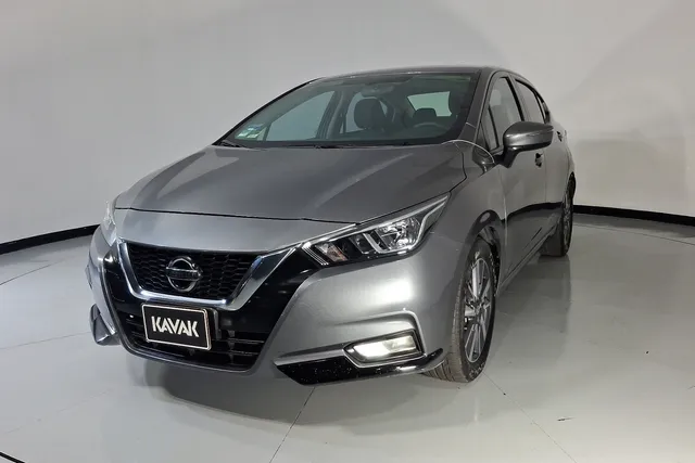 Nissan · Versa