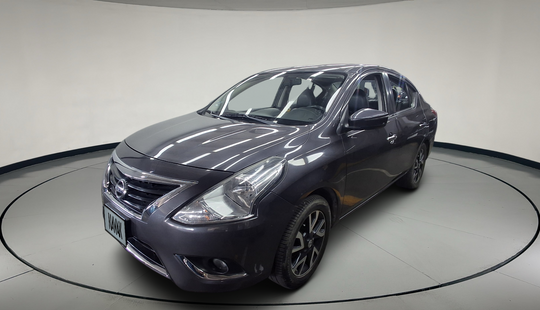 Nissan • Versa