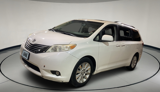 Toyota • Sienna