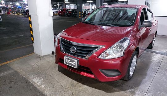 Nissan • Versa