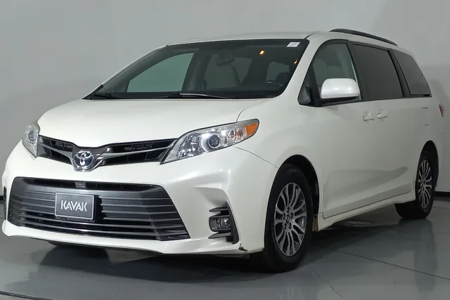 Toyota · Sienna
