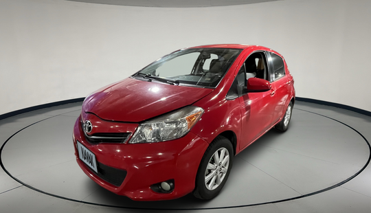 Toyota • Yaris