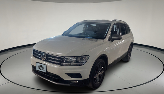 Volkswagen • Tiguan
