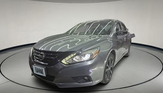 Nissan • Altima