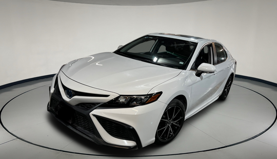 Toyota • Camry