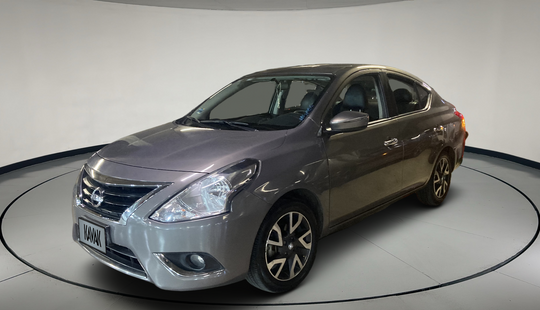 Nissan • Versa