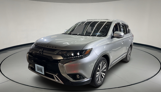 Mitsubishi • Outlander