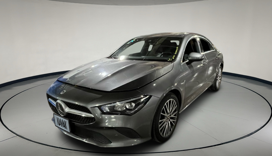 Mercedes Benz • Clase CLA