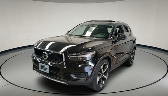 Volvo • XC40