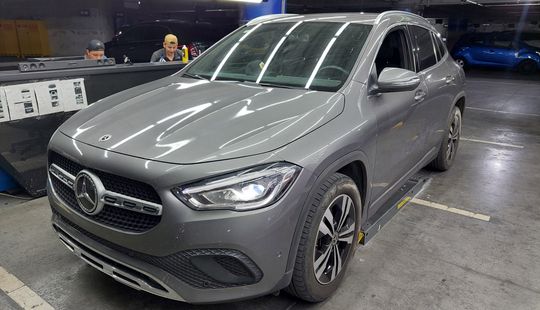 Mercedes Benz • Clase GLA
