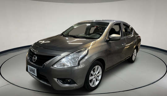 Nissan • Versa