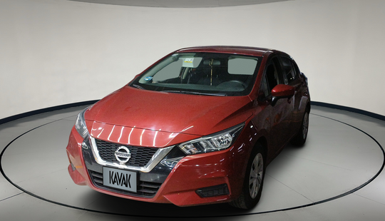 Nissan • Versa
