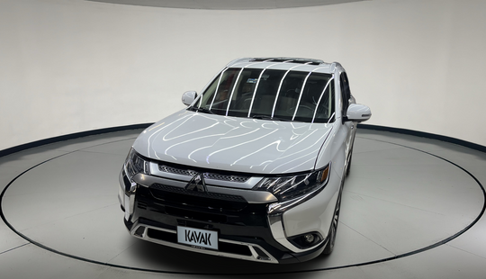 Mitsubishi • Outlander