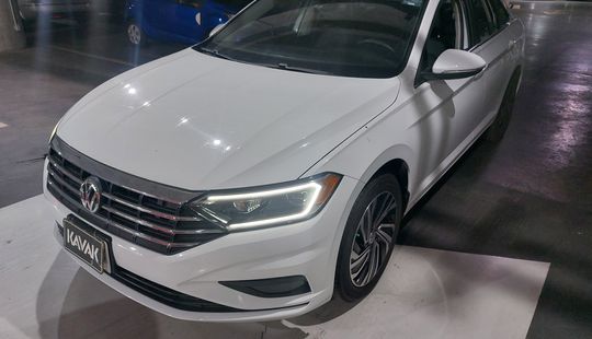 Volkswagen • Jetta
