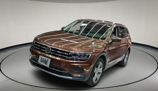 Volkswagen • Tiguan