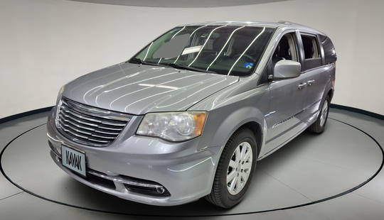 Chrysler • Town & Country