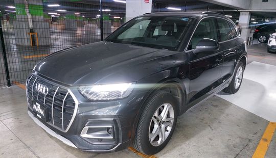Audi • Q5