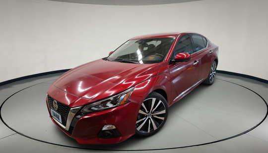 Nissan • Altima