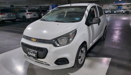 2019 • 90,000 km • Manual