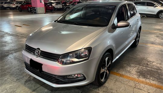 Volkswagen • Polo
