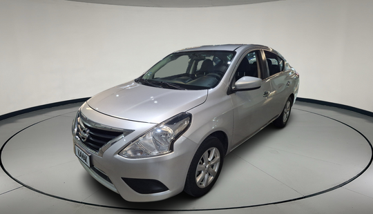Nissan • Versa